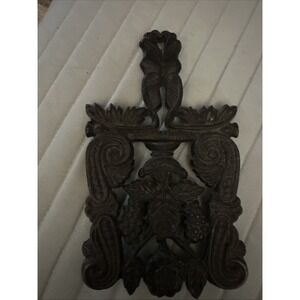 Cast Iron Trivet  Black GRAPE